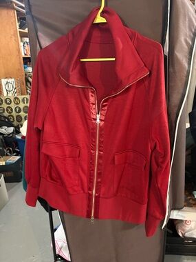 Amazon Red Zip-Up Women's Jacket with Pocket Flaps